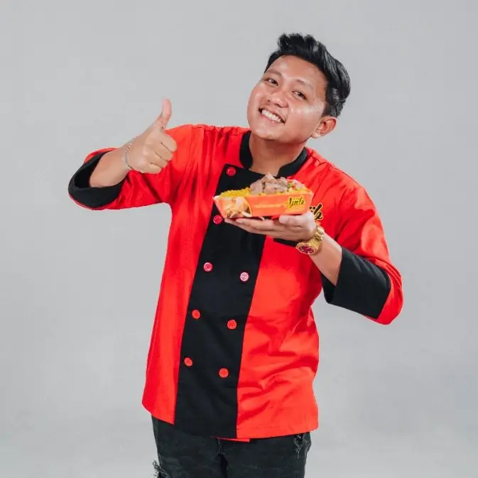 Denny Cakan Kambing Guling Ajiib